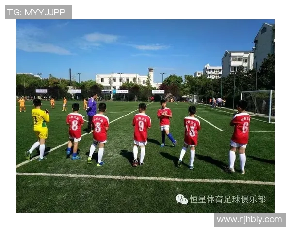 足球明星挑战排球运动展现惊人技巧与团队默契的精彩视频