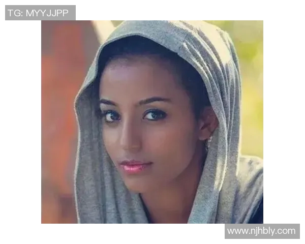 黑人足球明星女孩的魅力与风采在绿茵场上的闪耀与追逐